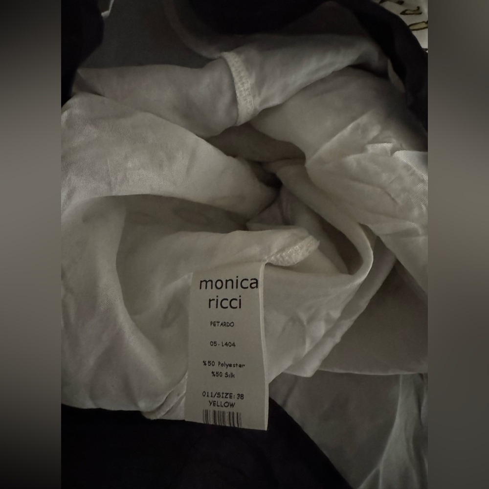 🛍️SALE🛍️ Monica Ricci Black and Yellow V-neckline Floral Silk Dress - Picture 6 of 6